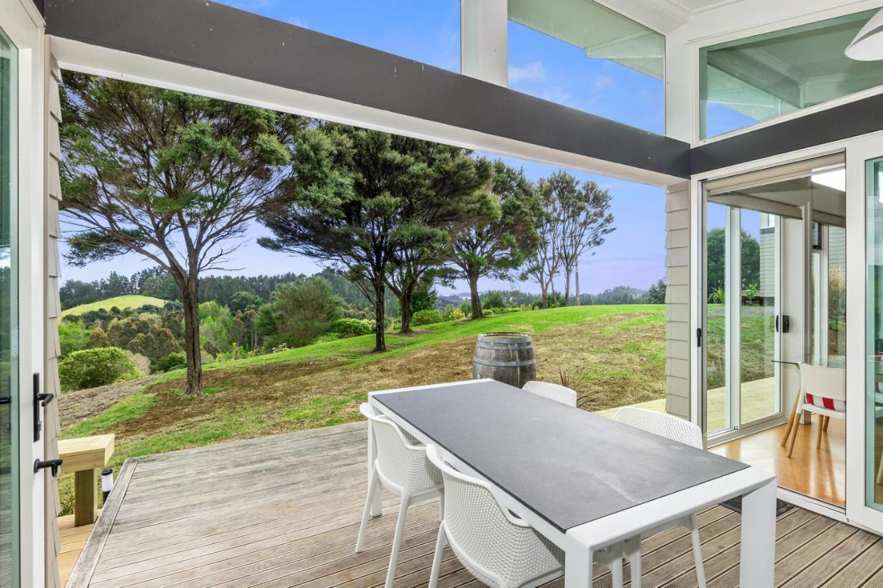 Paroa Bay Chalets - Te Whare Tui Russell Exteriör bild