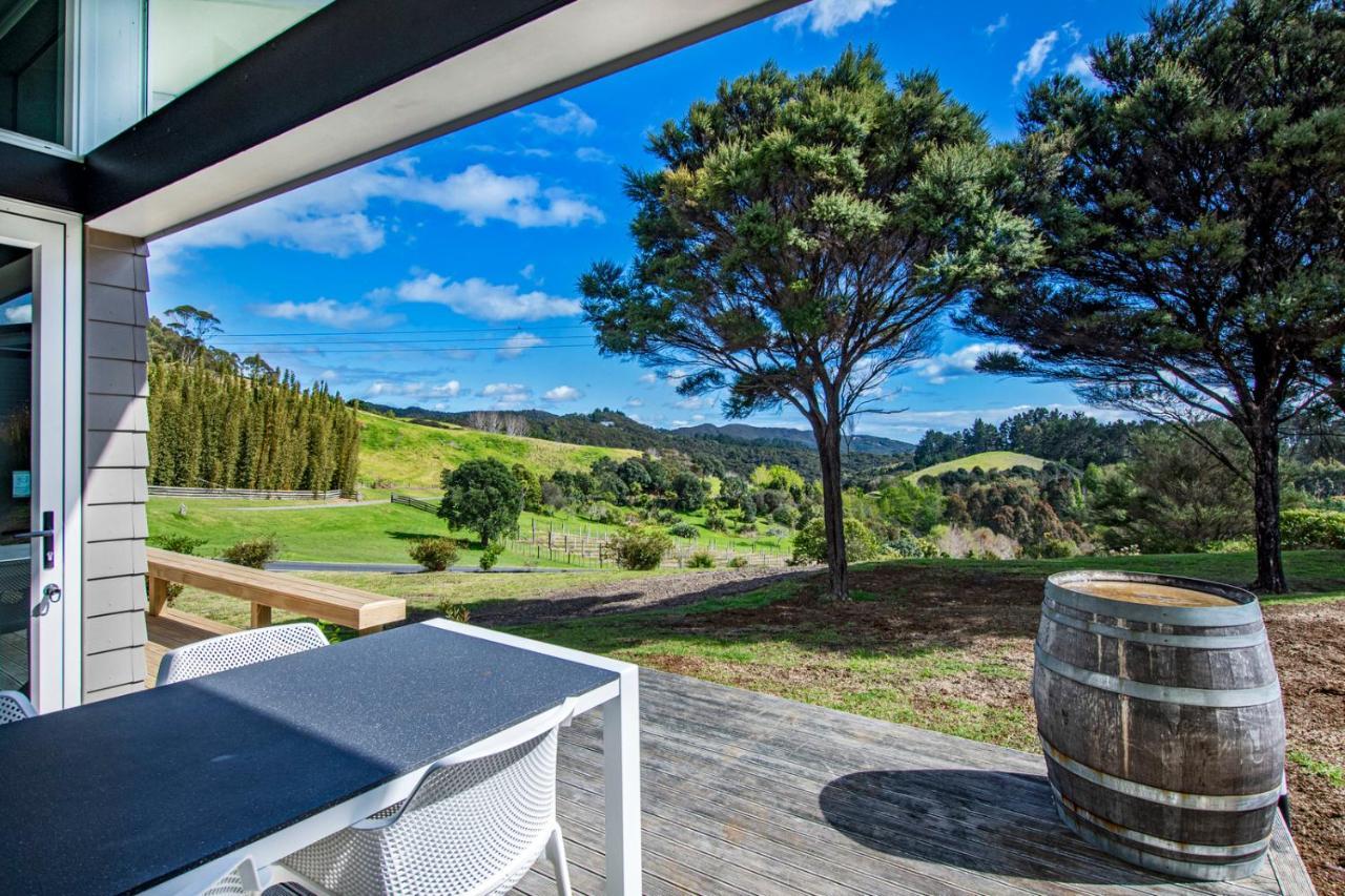 Paroa Bay Chalets - Te Whare Tui Russell Exteriör bild