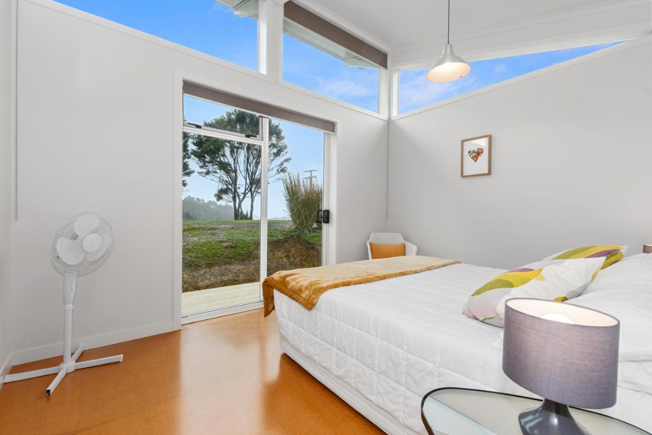 Paroa Bay Chalets - Te Whare Tui Russell Exteriör bild